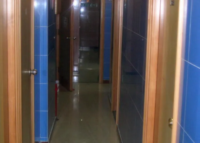 Oriental Pearl Budget Hotel