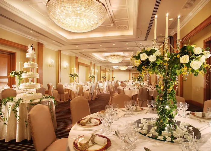 Romantic hotel: Marco Polo Hongkong Hotel